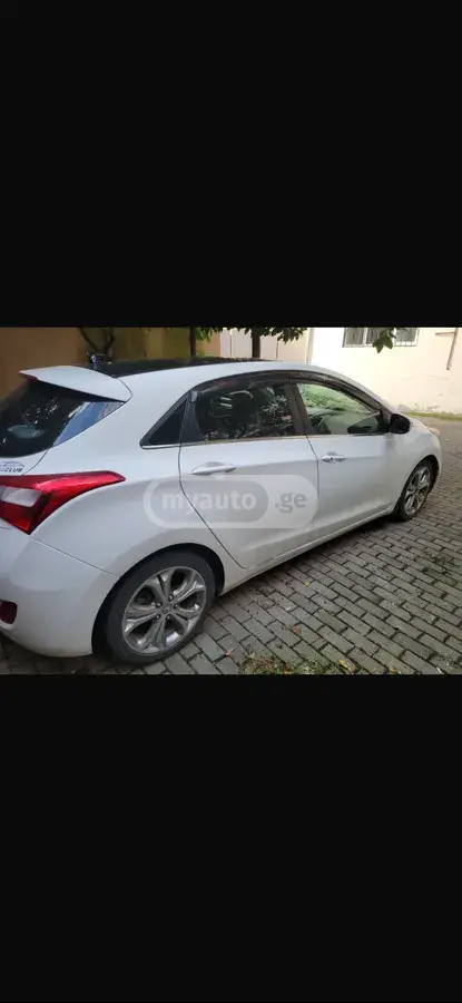 Hyundai Elantra GT 2013 — photo 2