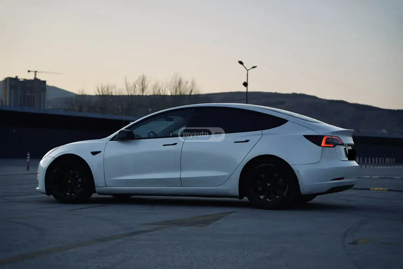 Tesla Model 3 2021 — photo 2