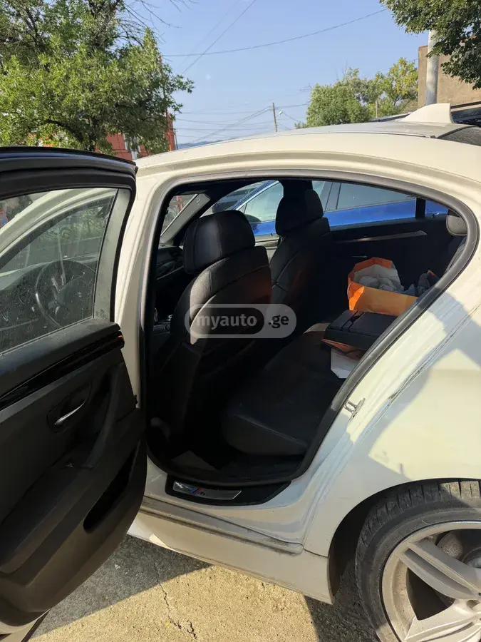 BMW 535 2012 — photo 2
