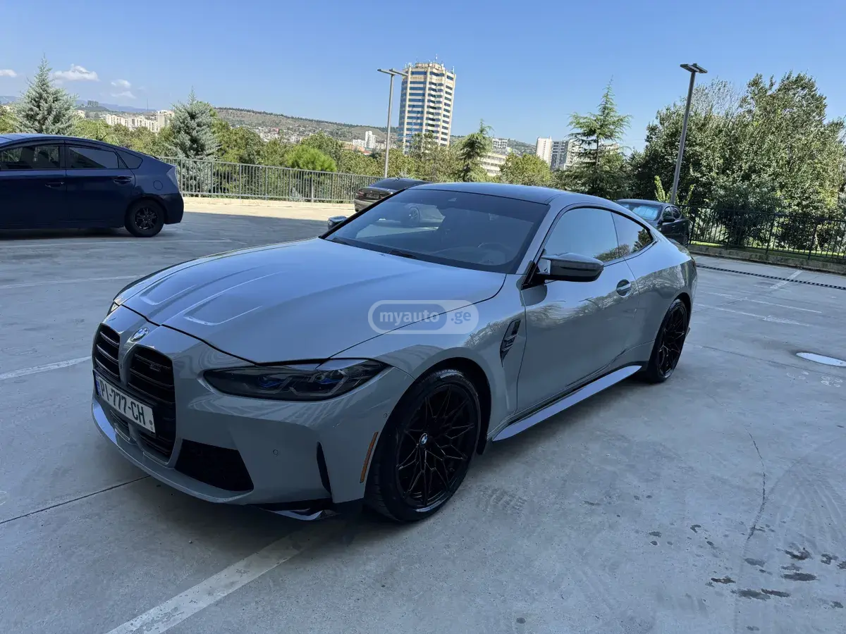 BMW M4 2021 — photo 2