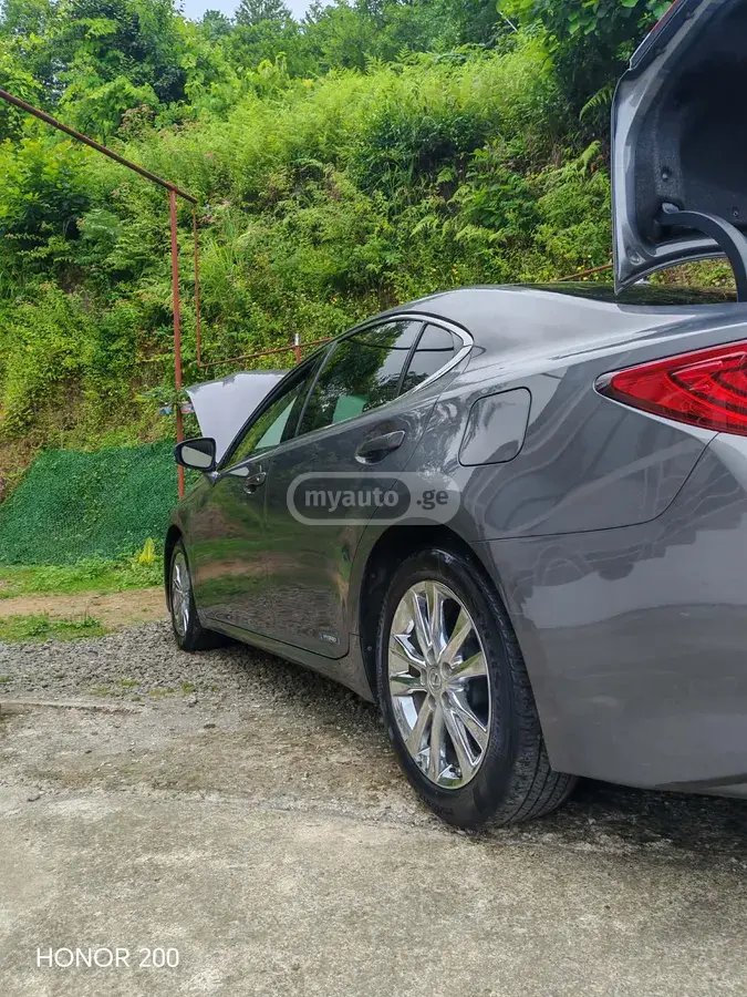 Lexus ES 300 2014 — photo 2