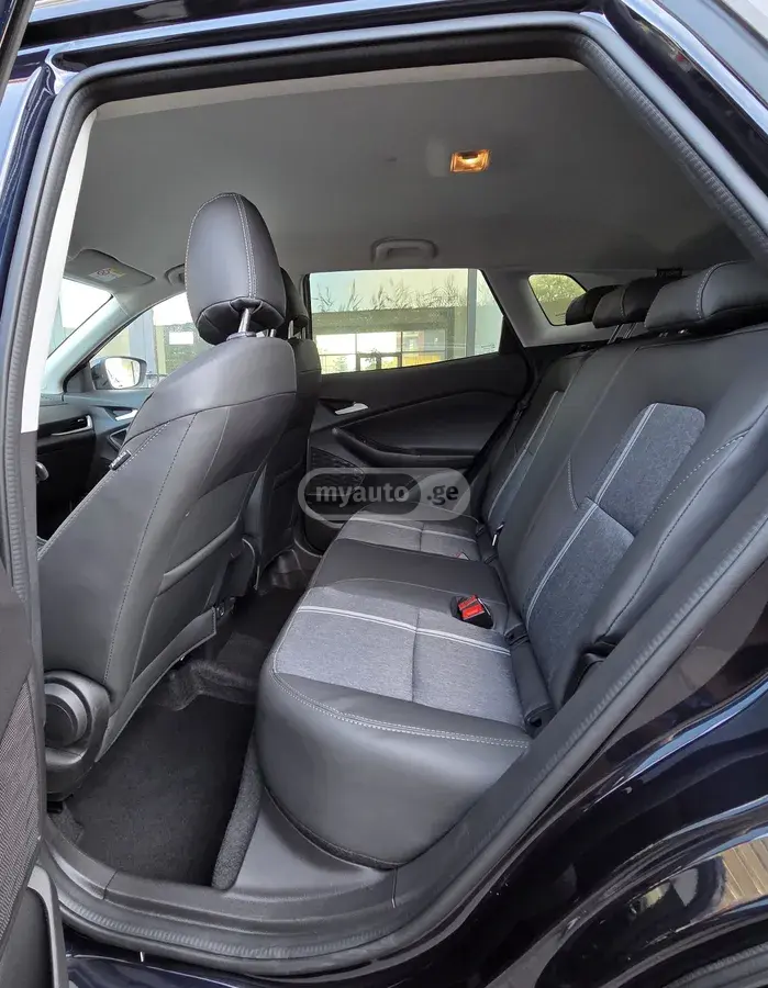 Chevrolet Tracker 2026 — photo 2