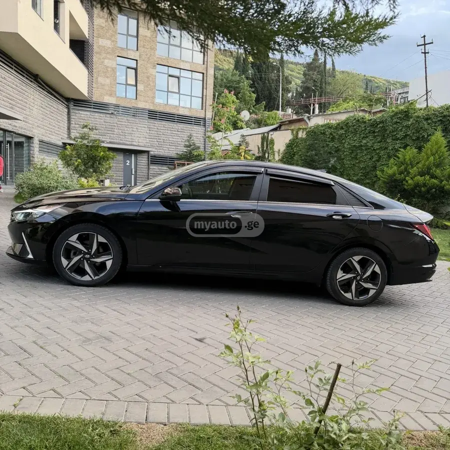 Hyundai Elantra 2021 — photo 2