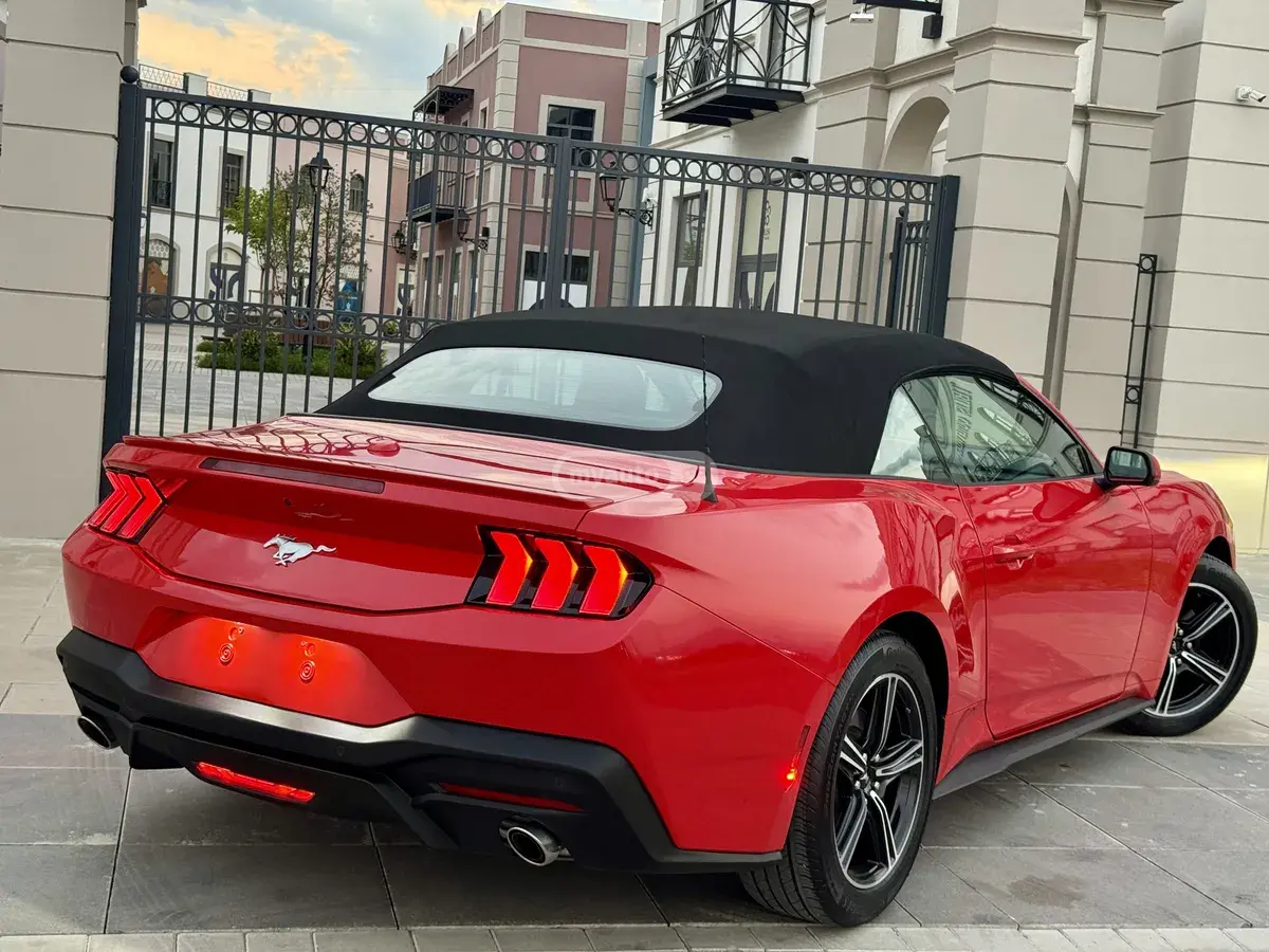 Ford Mustang 2025 — photo 2
