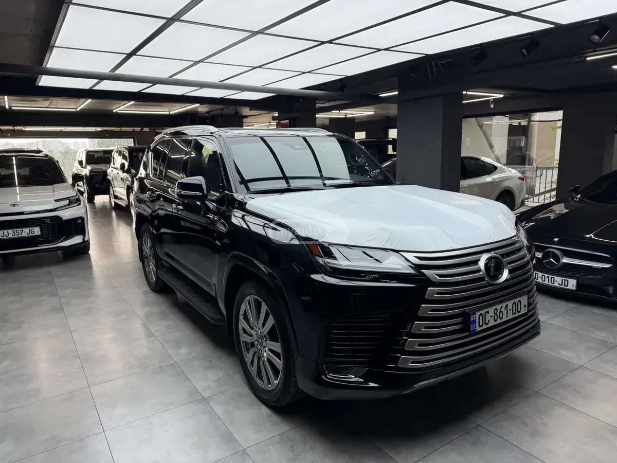 Lexus LX 600 2026 — photo 2