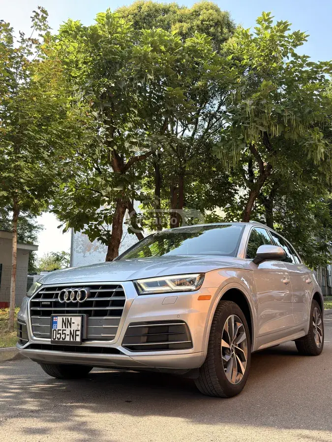 Audi Q5 2018 — photo 2