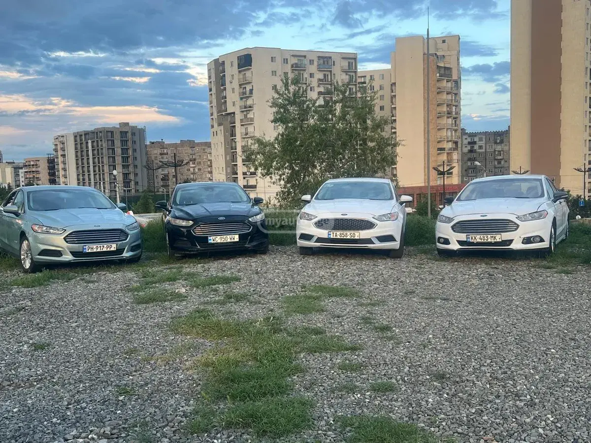 Ford Fusion 2019 — photo 2