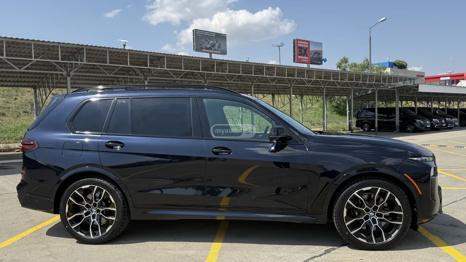 BMW X7 2023 — photo 2