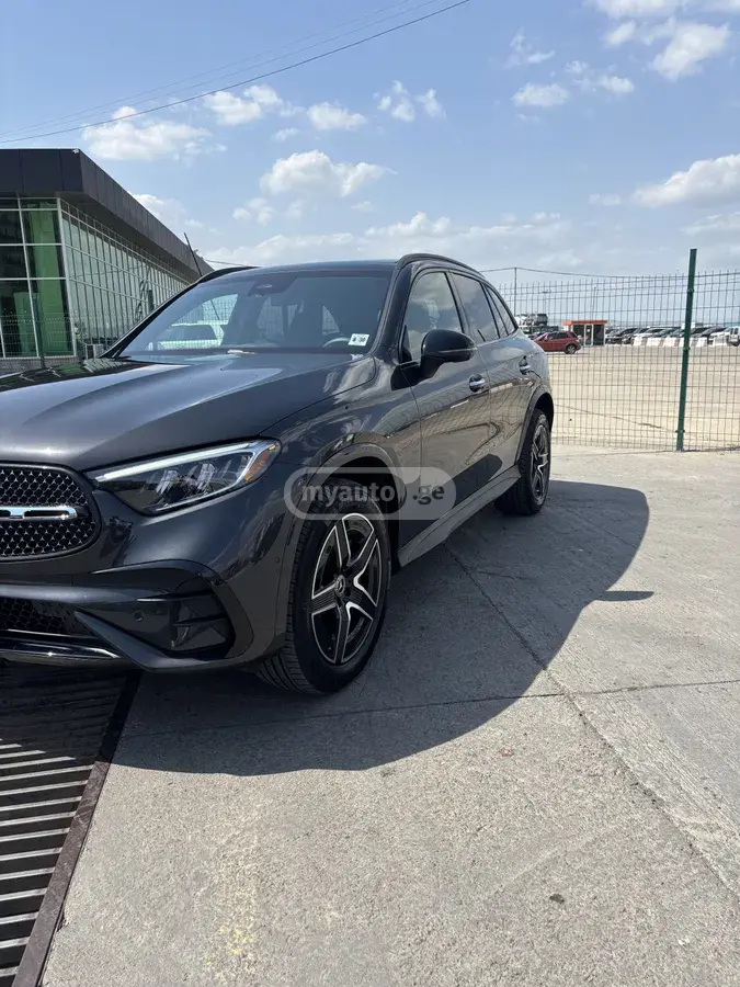 Mercedes-Benz GLC 300 2025 — photo 2