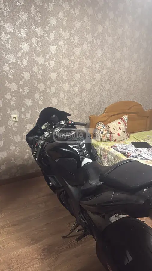 Yamaha YZF 1000 R 2005 — photo 2