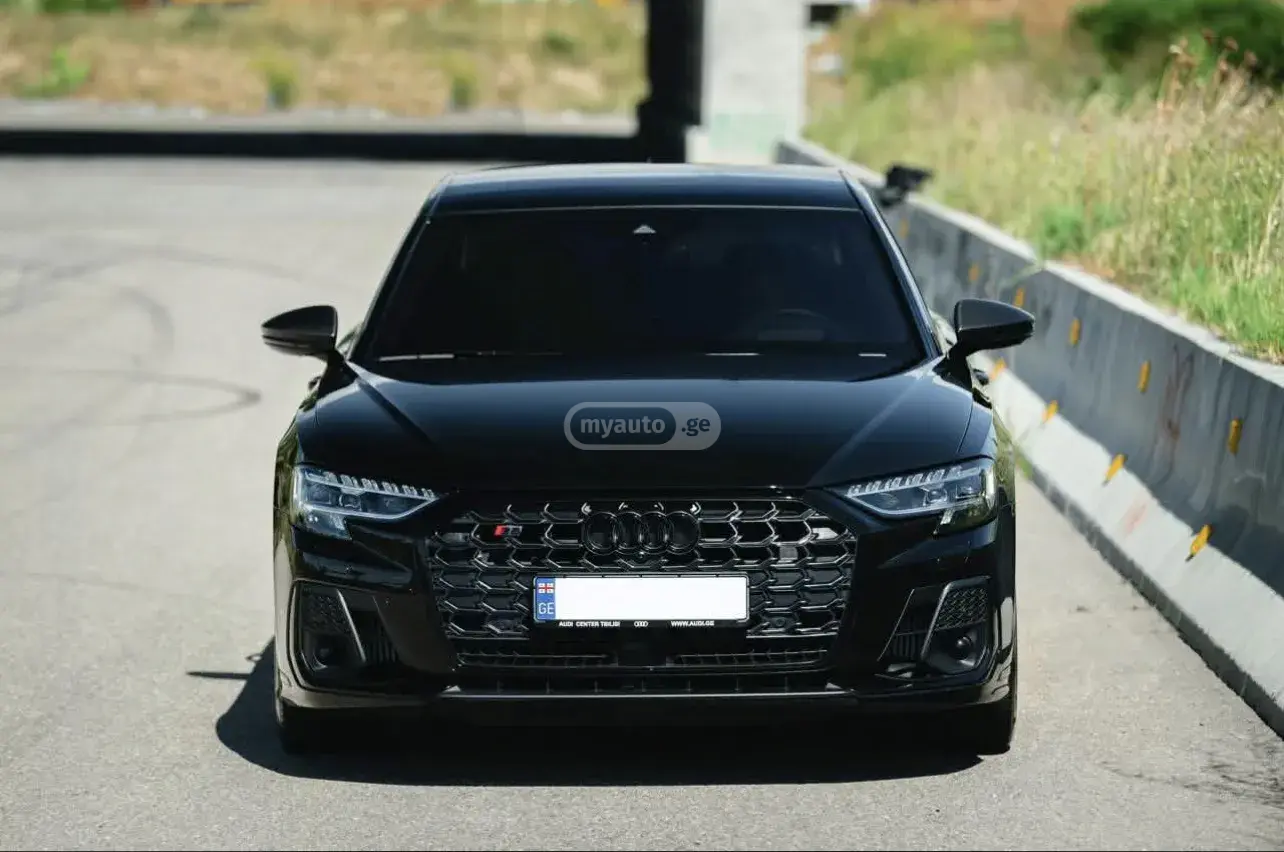 Audi S8