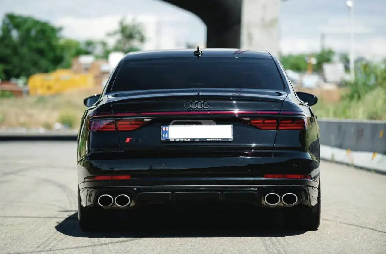 Audi S8 2025 — photo 2