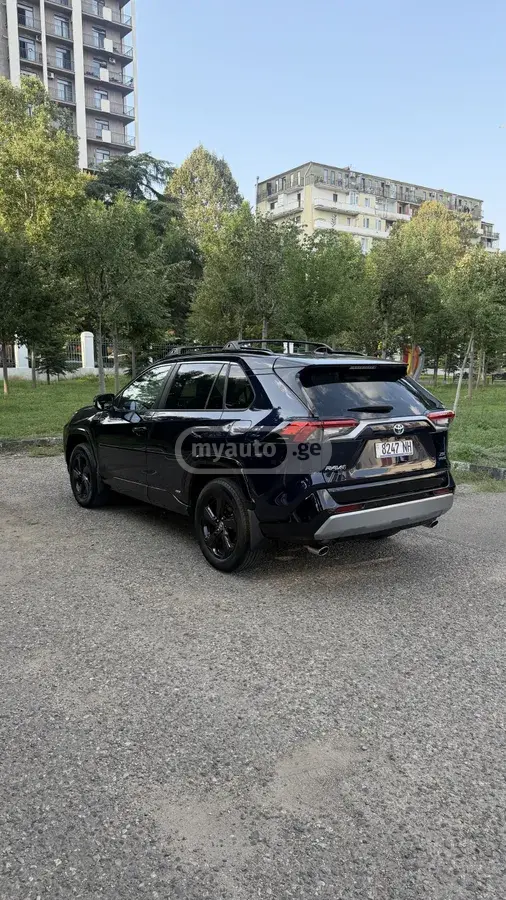 Toyota RAV4 2021 — photo 2