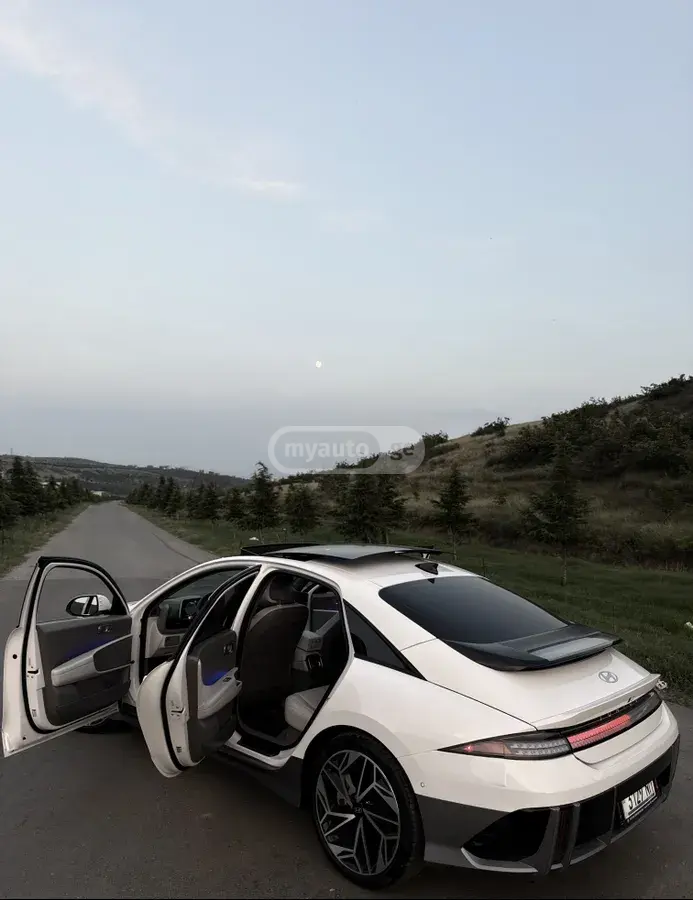 Hyundai Ioniq 6 2023 — photo 2