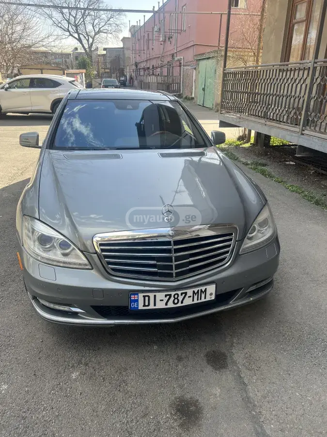 Mercedes-Benz S 550