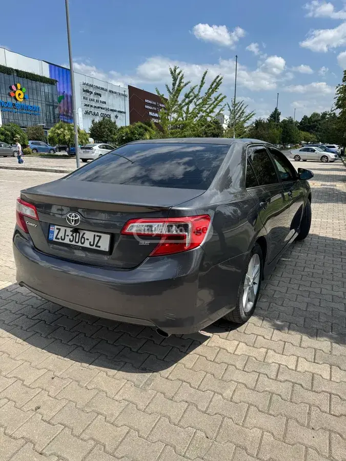 Toyota Camry 2012 — photo 2