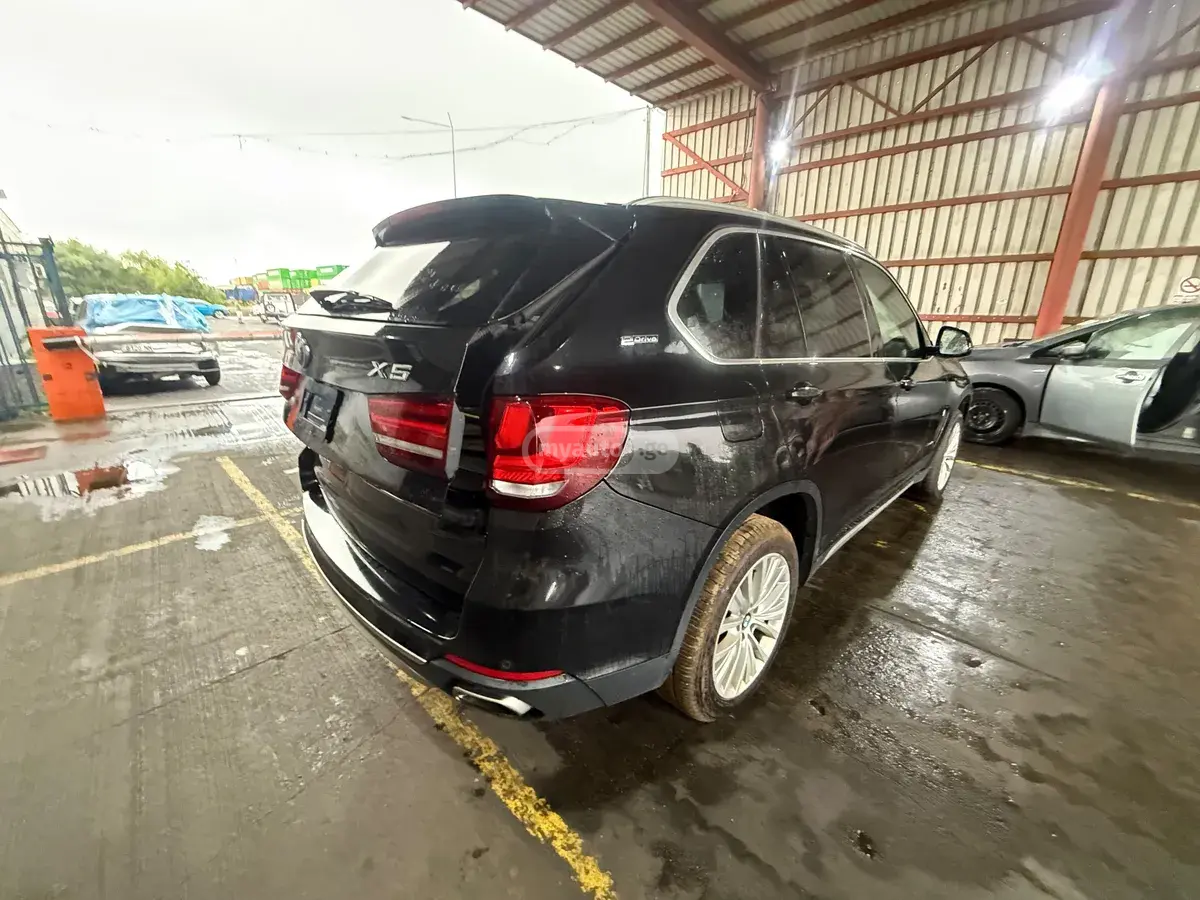 BMW X5 2017 — photo 2