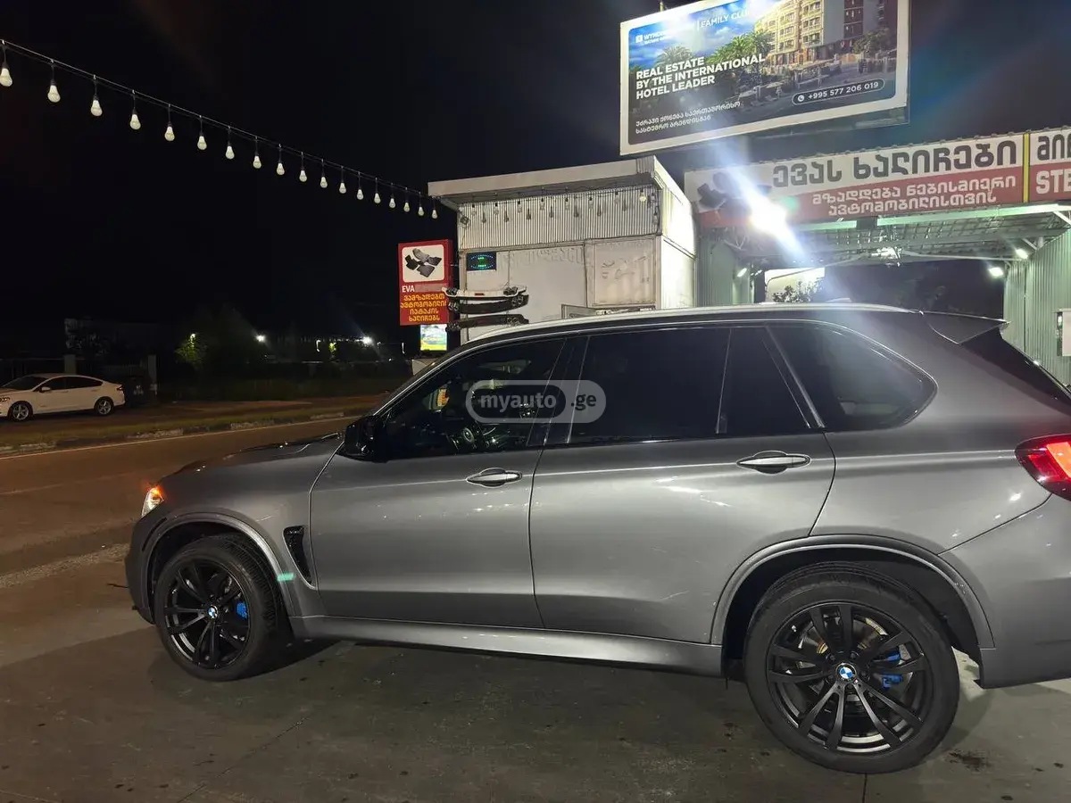BMW X5 2017 — photo 2