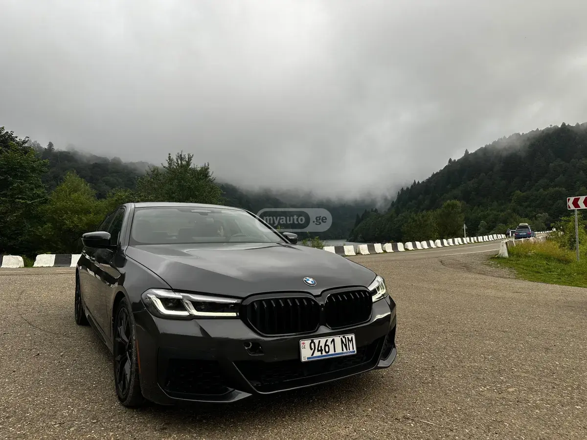 BMW M550