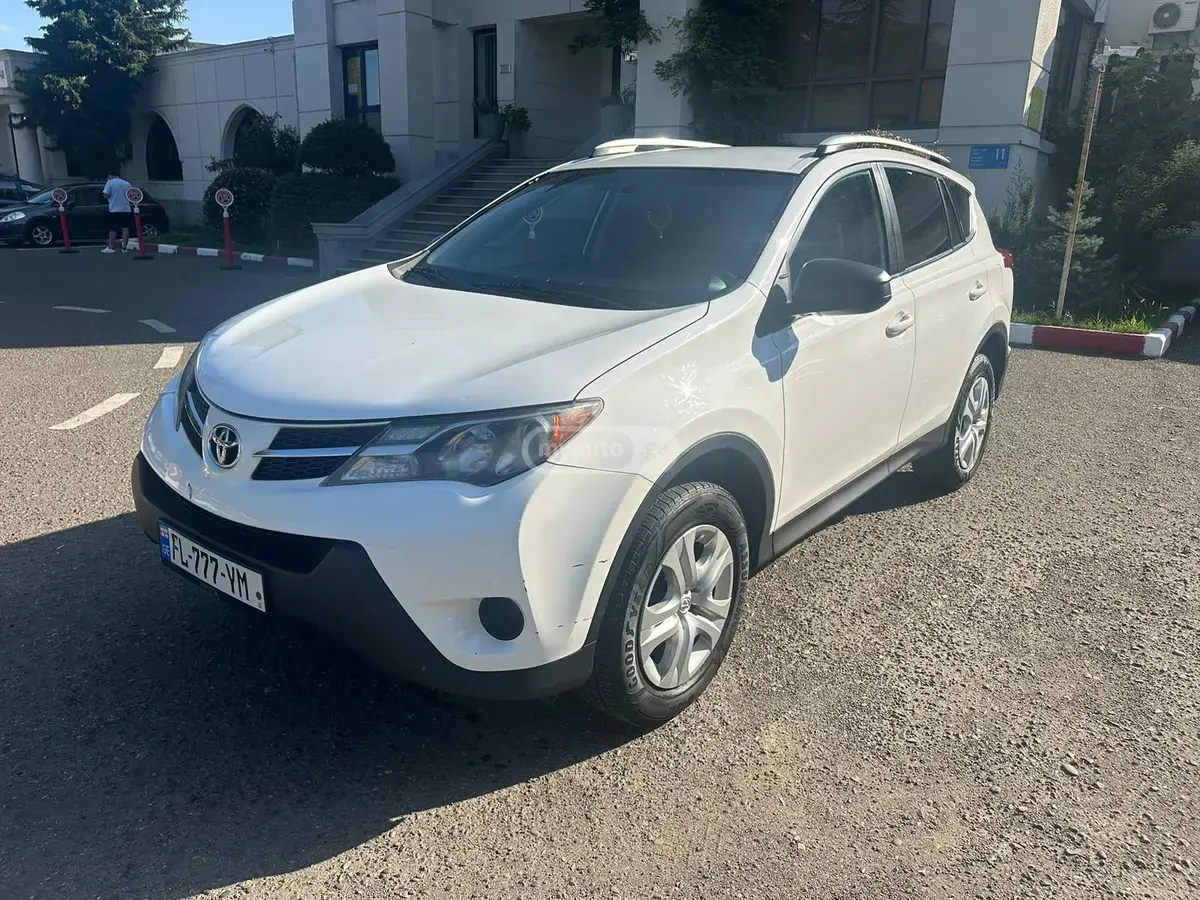 Toyota RAV4 2015 — photo 2