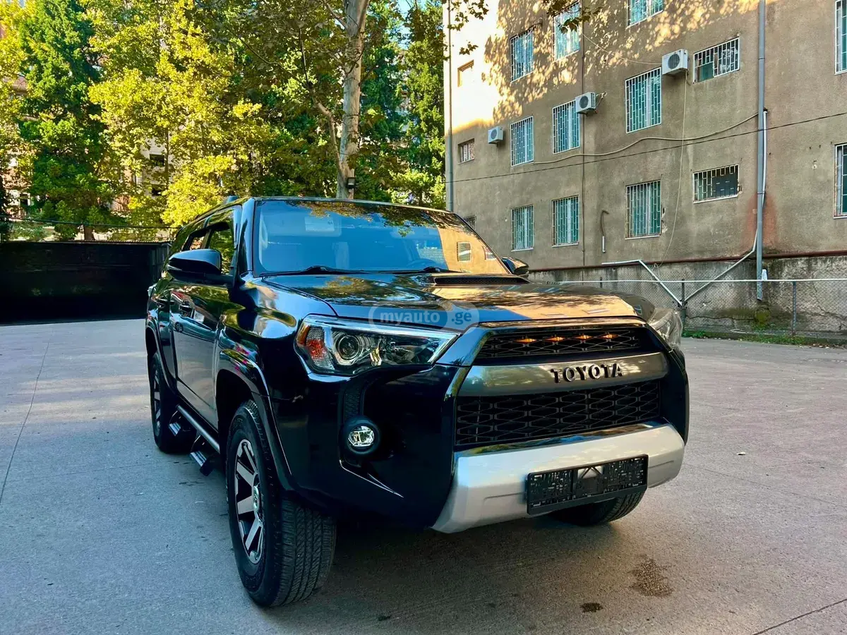 Toyota 4Runner 2019 — photo 2