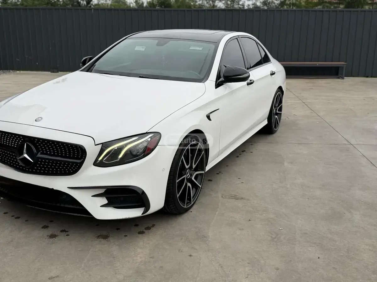 Mercedes-Benz E 300