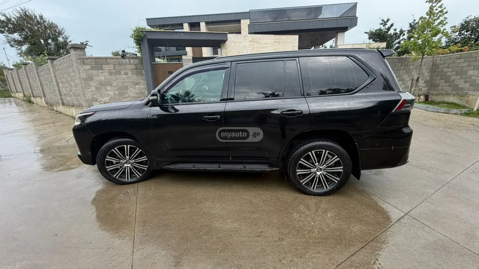 Lexus LX 450 2019 — photo 2