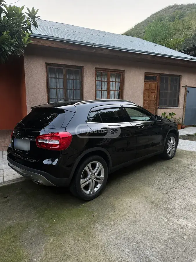 Mercedes-Benz GLA 250 2015 — photo 2