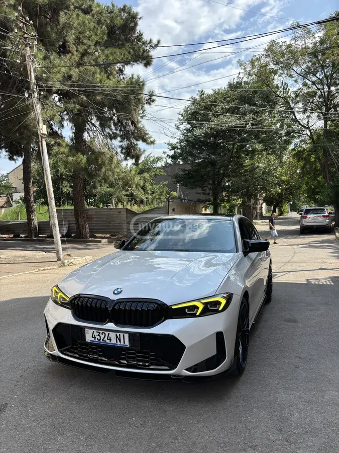 BMW 330 2024 — photo 2