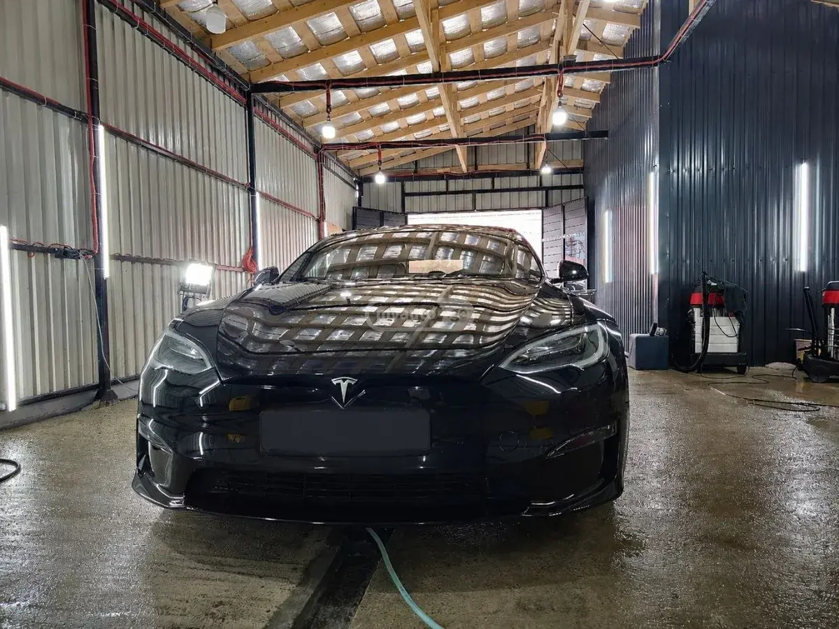 Tesla Model S 2022 — photo 2