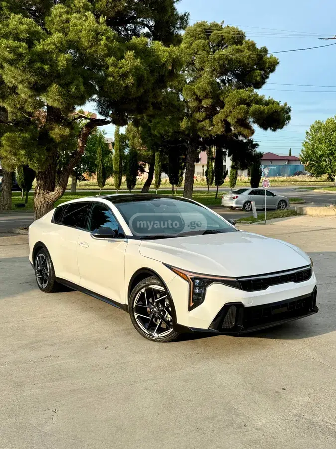 Kia K4 2025 — photo 2