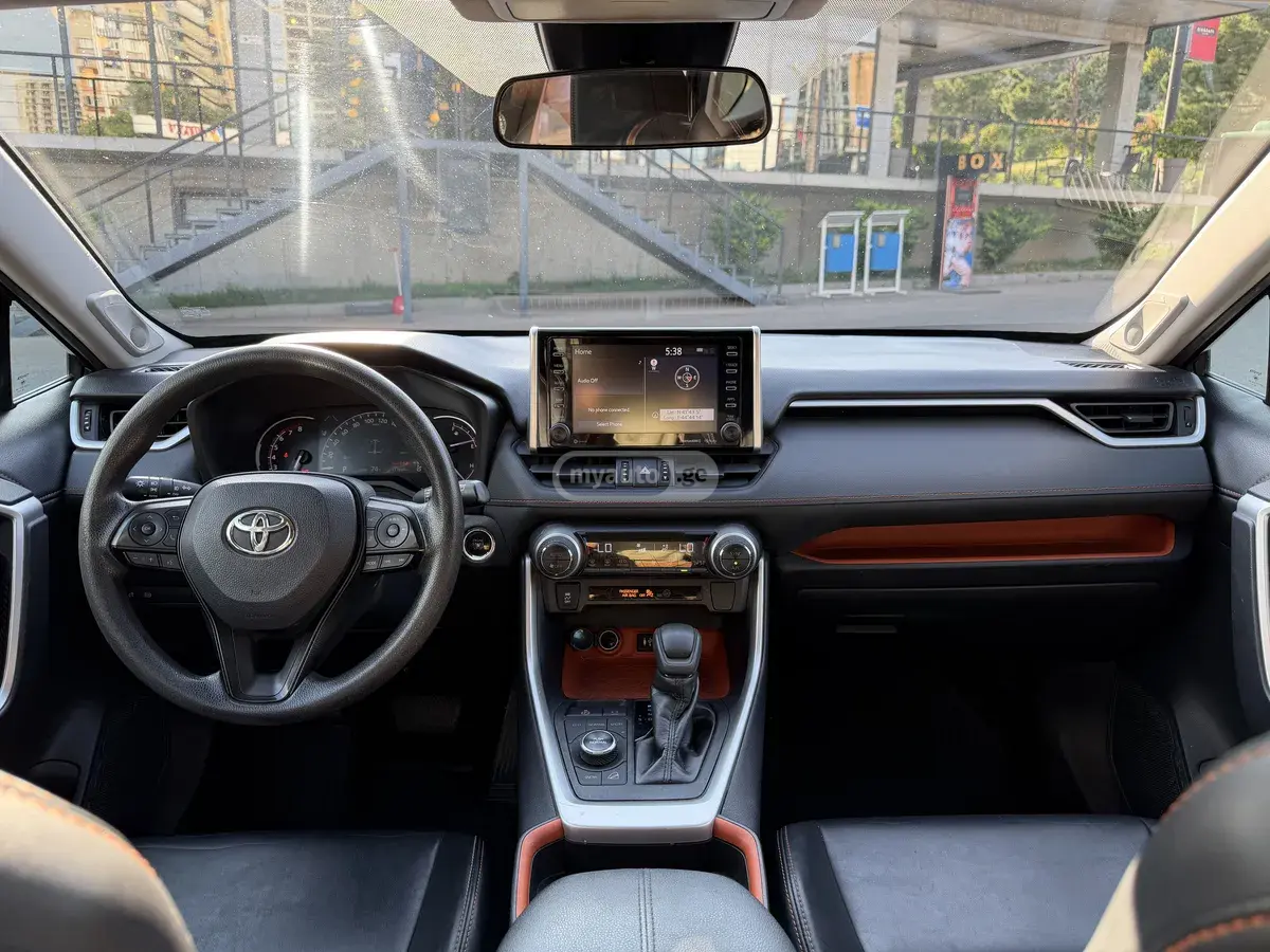 Toyota RAV4 2019 — photo 2