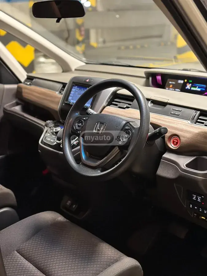 Honda Freed 2021 — photo 2