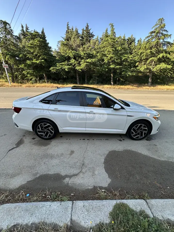 Volkswagen Jetta 2023 — photo 2