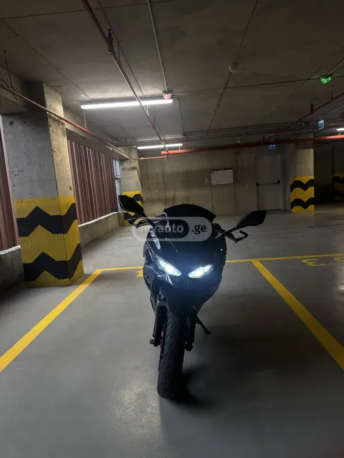 Kawasaki Ninja 500
