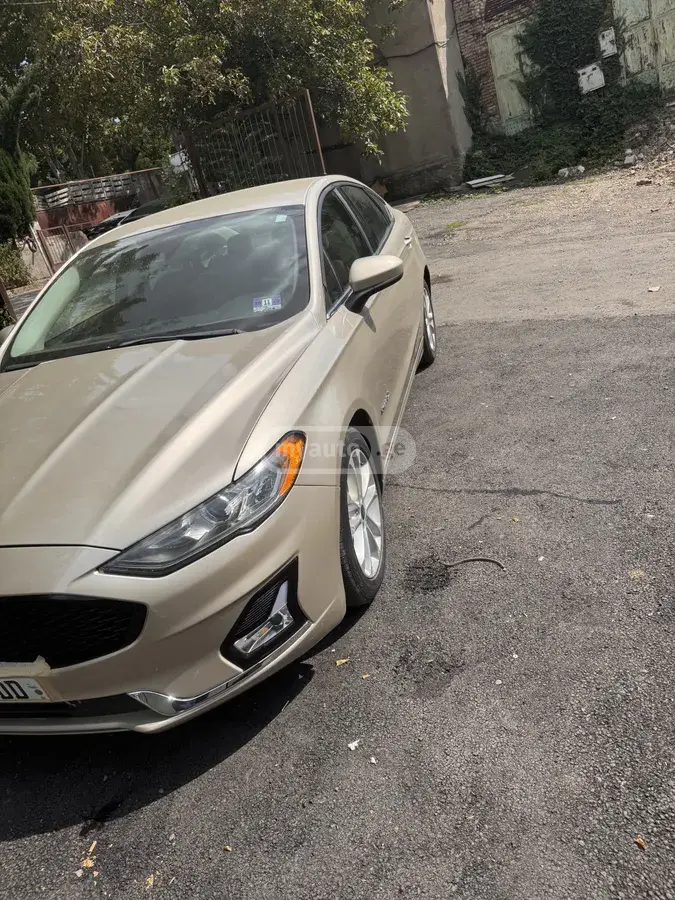 Ford Fusion 2019 — photo 2