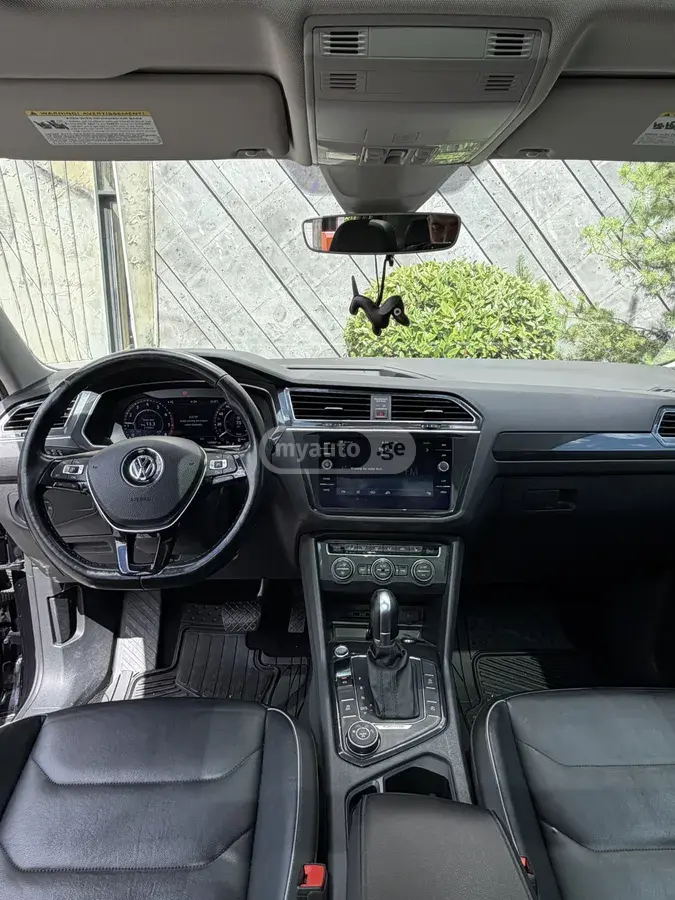 Volkswagen Tiguan 2018 — photo 2