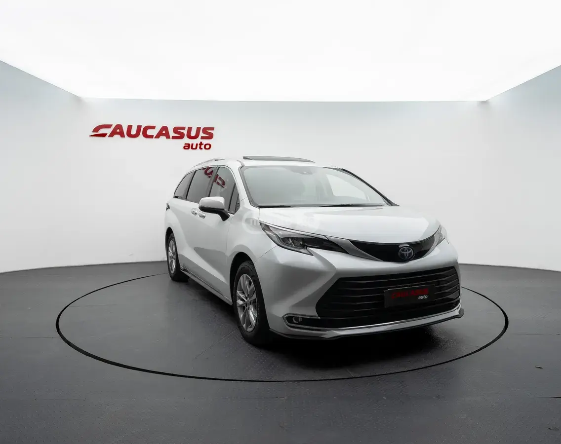 Toyota Sienna 2022 — photo 2