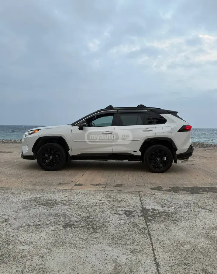 Toyota RAV4 2023 — photo 2