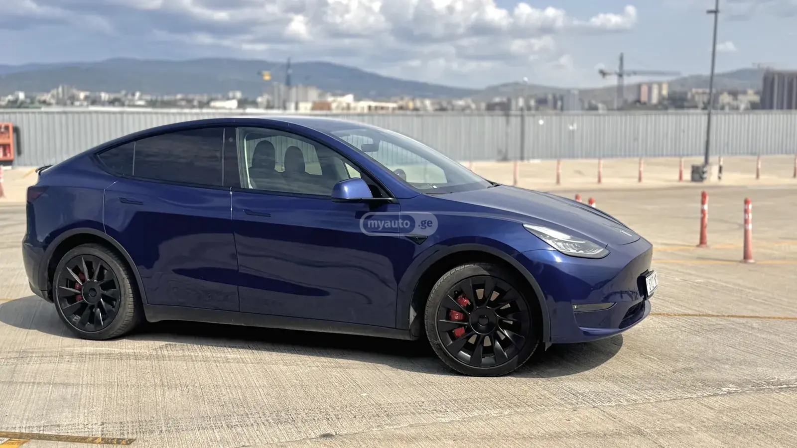 Tesla Model Y 2022 — photo 2