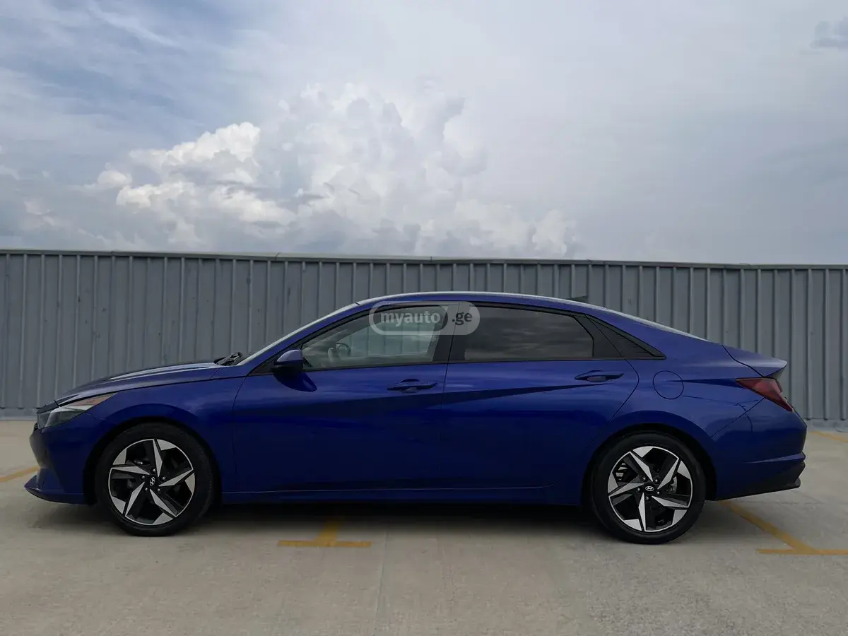 Hyundai Elantra 2022 — photo 2