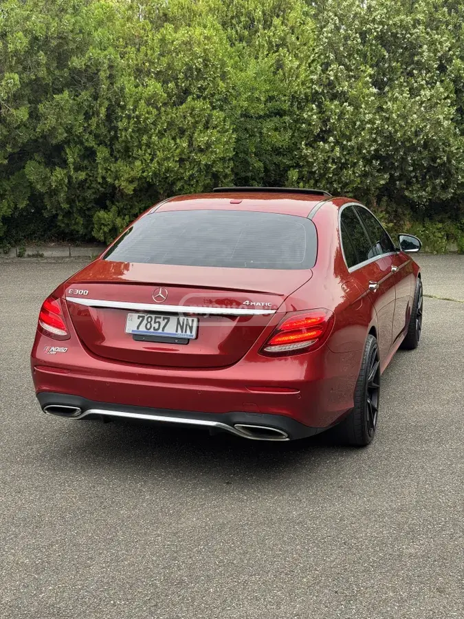 Mercedes-Benz E 300 2017 — photo 2