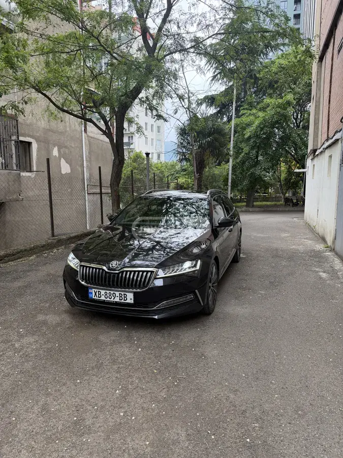 Skoda Superb 2019 — photo 2