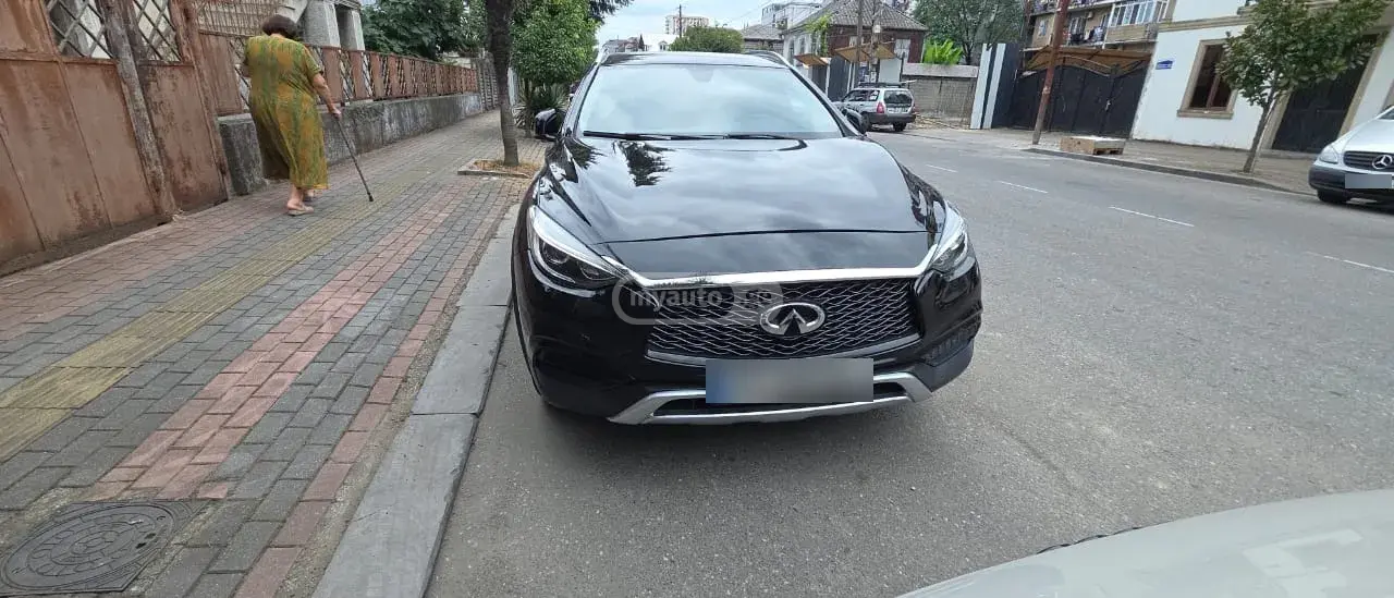 Infiniti QX30