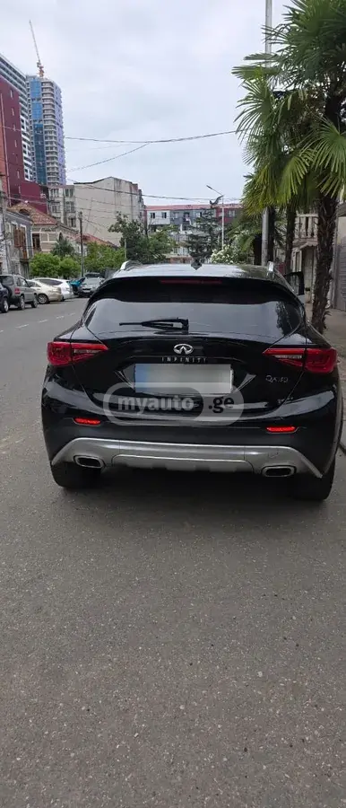 Infiniti QX30 2017 — photo 2