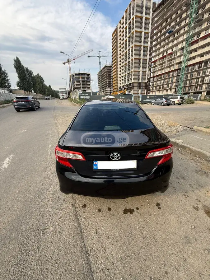 Toyota Camry 2014 — photo 2