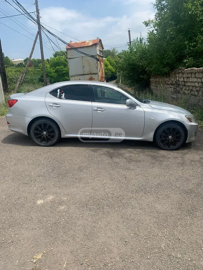 Lexus IS 220