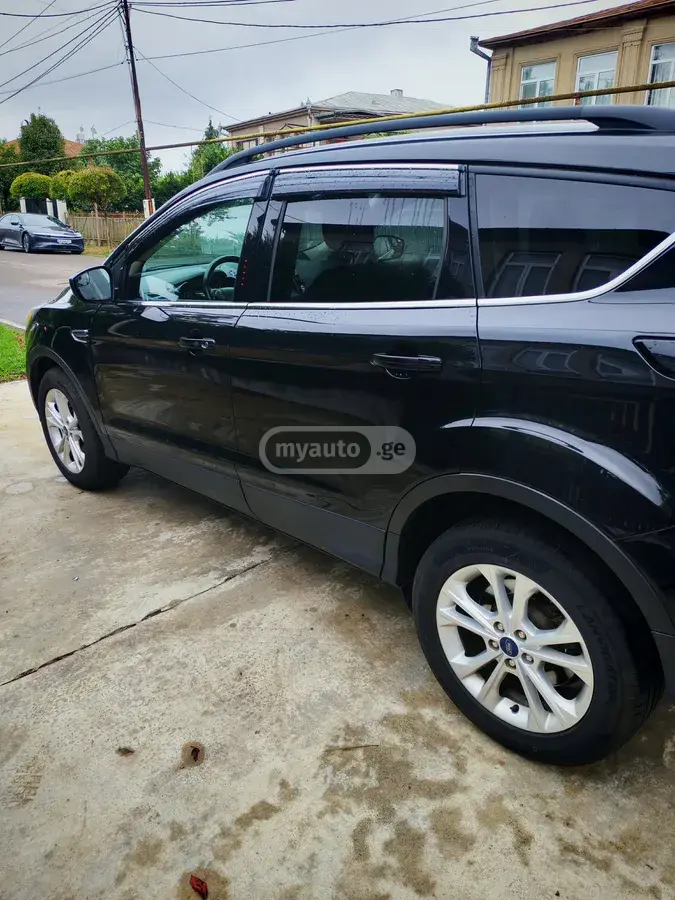 Ford Escape 2019 — photo 2