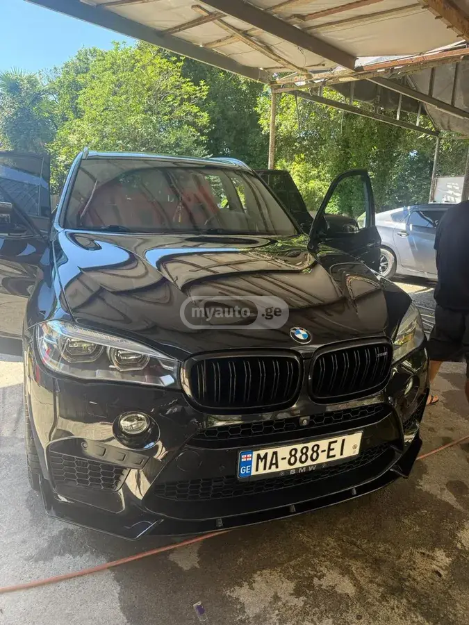 BMW X5 M 2018 — photo 2