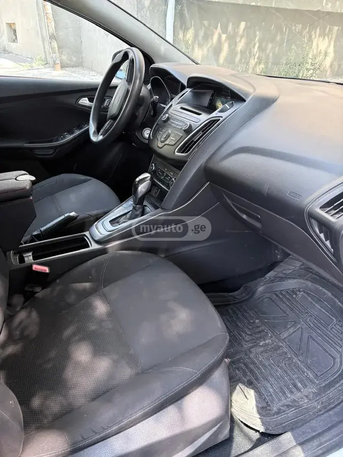 Ford Focus 2016 — photo 2